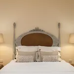 Gaya Avenue Flats - Elegant Contemporary Flats With Balcony فيلا نوفا دي غايا