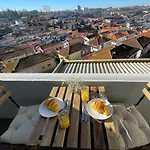 Gaya Avenue Flats - Elegant Contemporary Flats With Balcony فيلا نوفا دي غايا