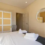 شقة Gaya Avenue Flats - Elegant Contemporary Flats With Balcony *