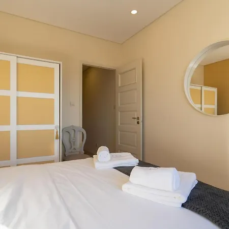 Apartment Gaya Avenue Flats - Elegant Contemporary Flats With Balcony *