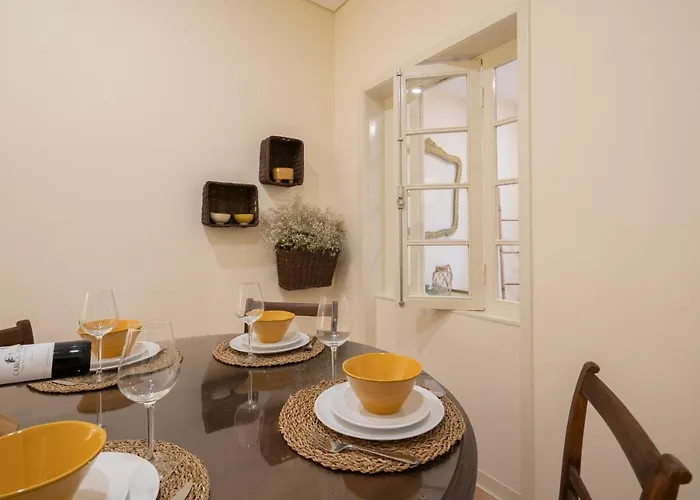 Gaya Avenue Flats - Elegant Contemporary Flats With Balcony