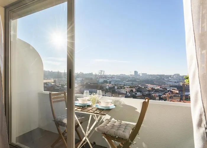 Gaya Avenue Flats - Elegant Contemporary Flats With Balcony Apartmán