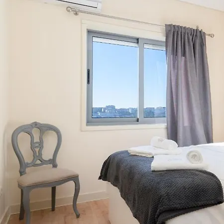 Apartment Gaya Avenue Flats - Elegant Contemporary Flats With Balcony *