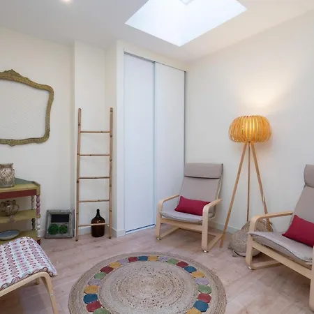 Apartment Gaya Avenue Flats - Elegant Contemporary Flats With Balcony