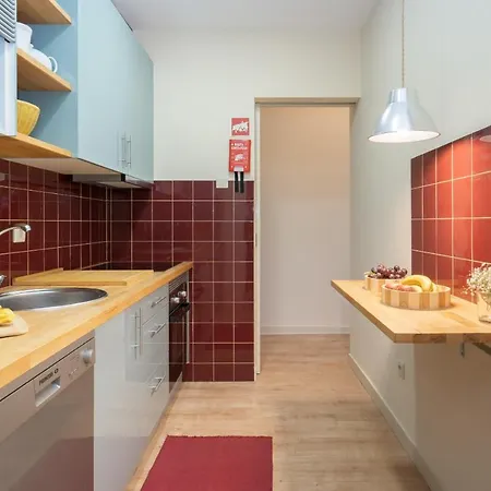 Gaya Avenue Flats - Elegant Contemporary Flats With Balcony *