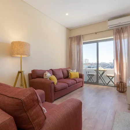 Daire Gaya Avenue Flats - Elegant Contemporary Flats With Balcony