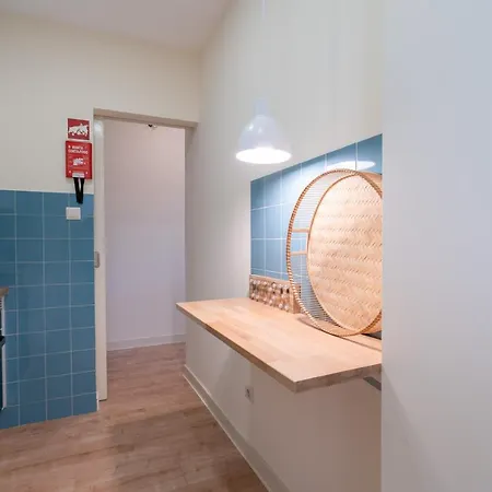 Gaya Avenue Flats - Elegant Contemporary Flats With Balcony *