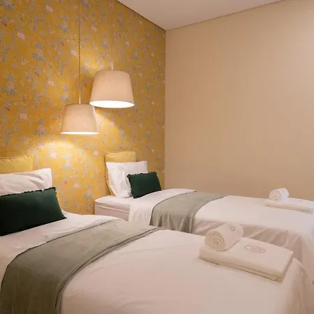 Gaya Avenue Flats - Elegant Contemporary Flats With Balcony