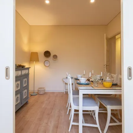 Gaya Avenue Flats - Elegant Contemporary Flats With Balcony Apartment