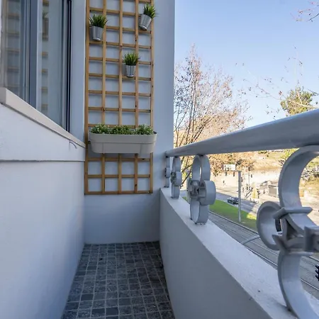 Gaya Avenue Flats - Elegant Contemporary Flats With Balcony