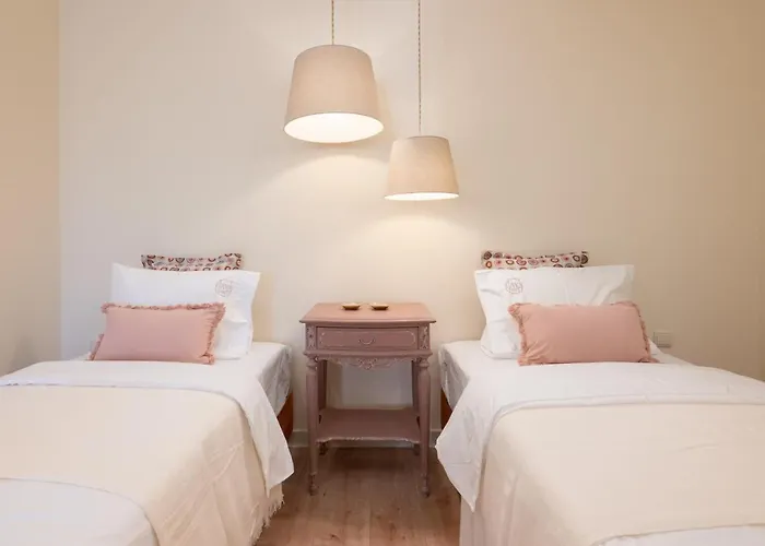 Gaya Avenue Flats - Elegant Contemporary Flats With Balcony Apartamento