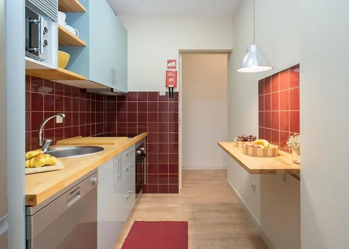 Gaya Avenue Flats - Elegant Contemporary Flats With Balcony *