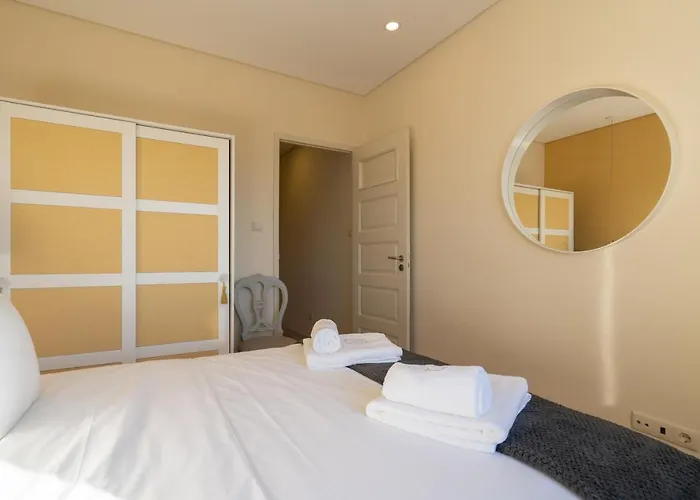 Daire Gaya Avenue Flats - Elegant Contemporary Flats With Balcony *